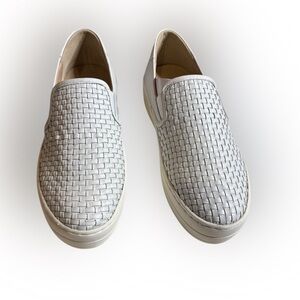 J Slides Women’s Halsey Leather Slip-on Shoe New in Box - Size 6.5